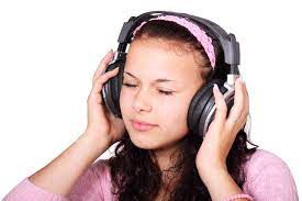 Müzik Dinleyerek İngilizce Öğrenme